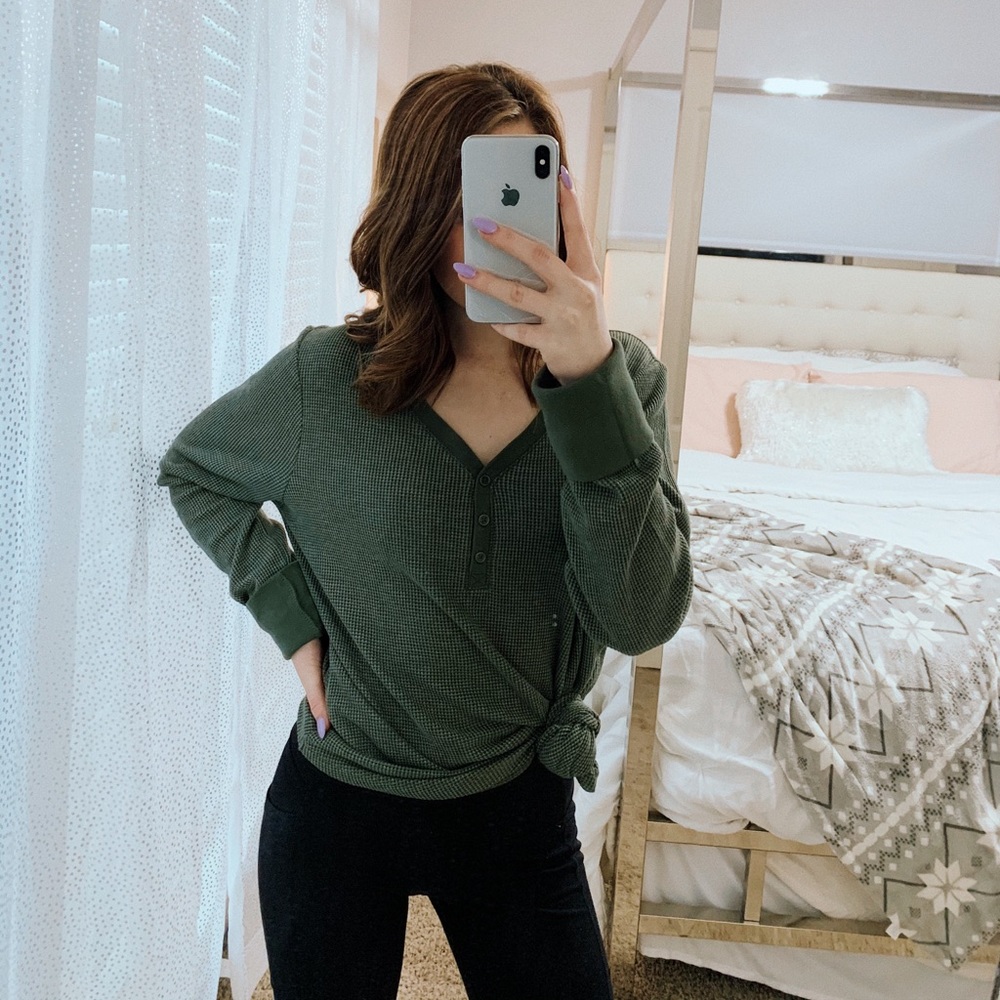 ⚡️green sweater (comfy!!)⚡️